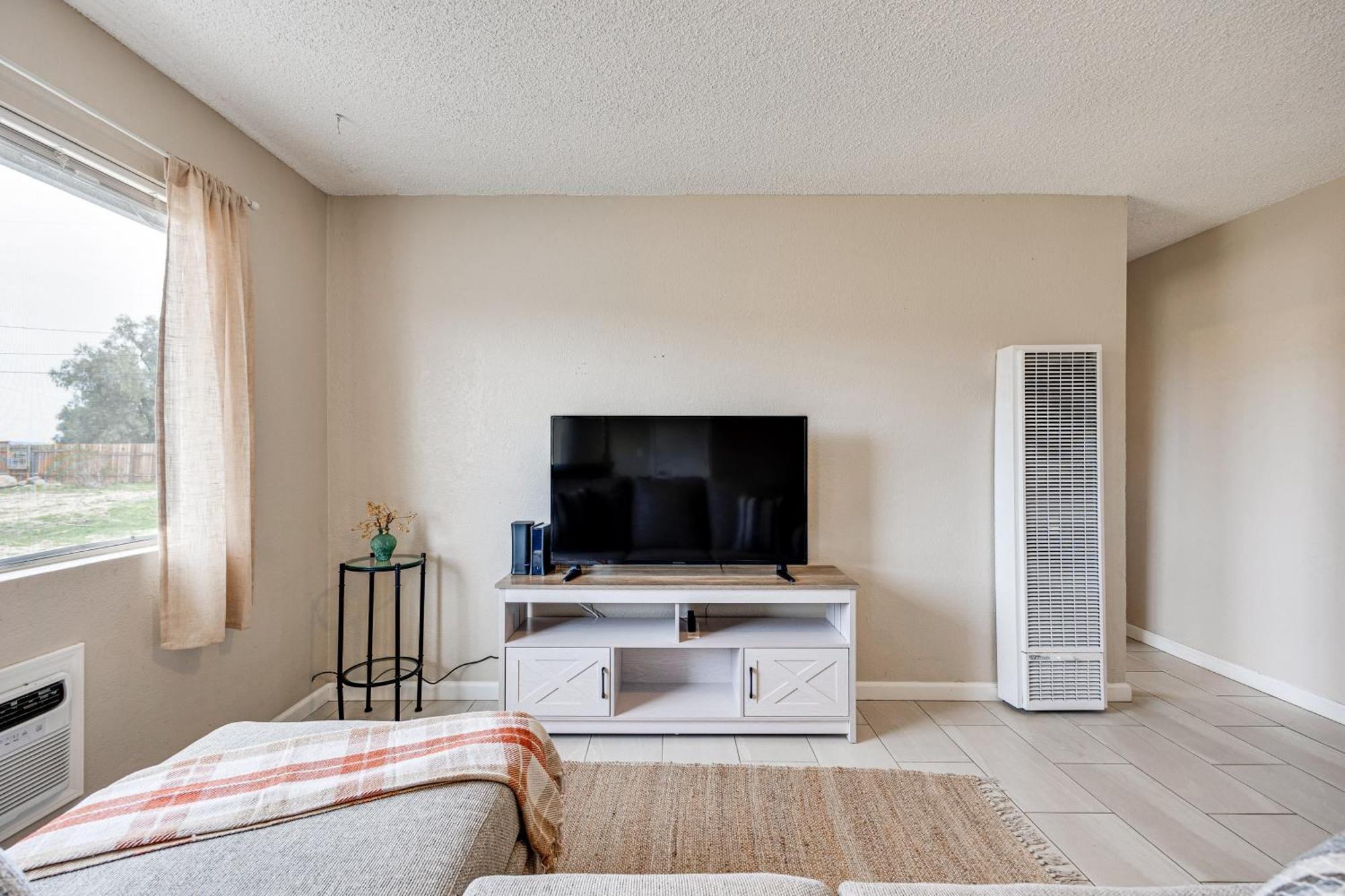 Convenient Joshua Tree Apartment - Walk To Town! Ngoại thất bức ảnh