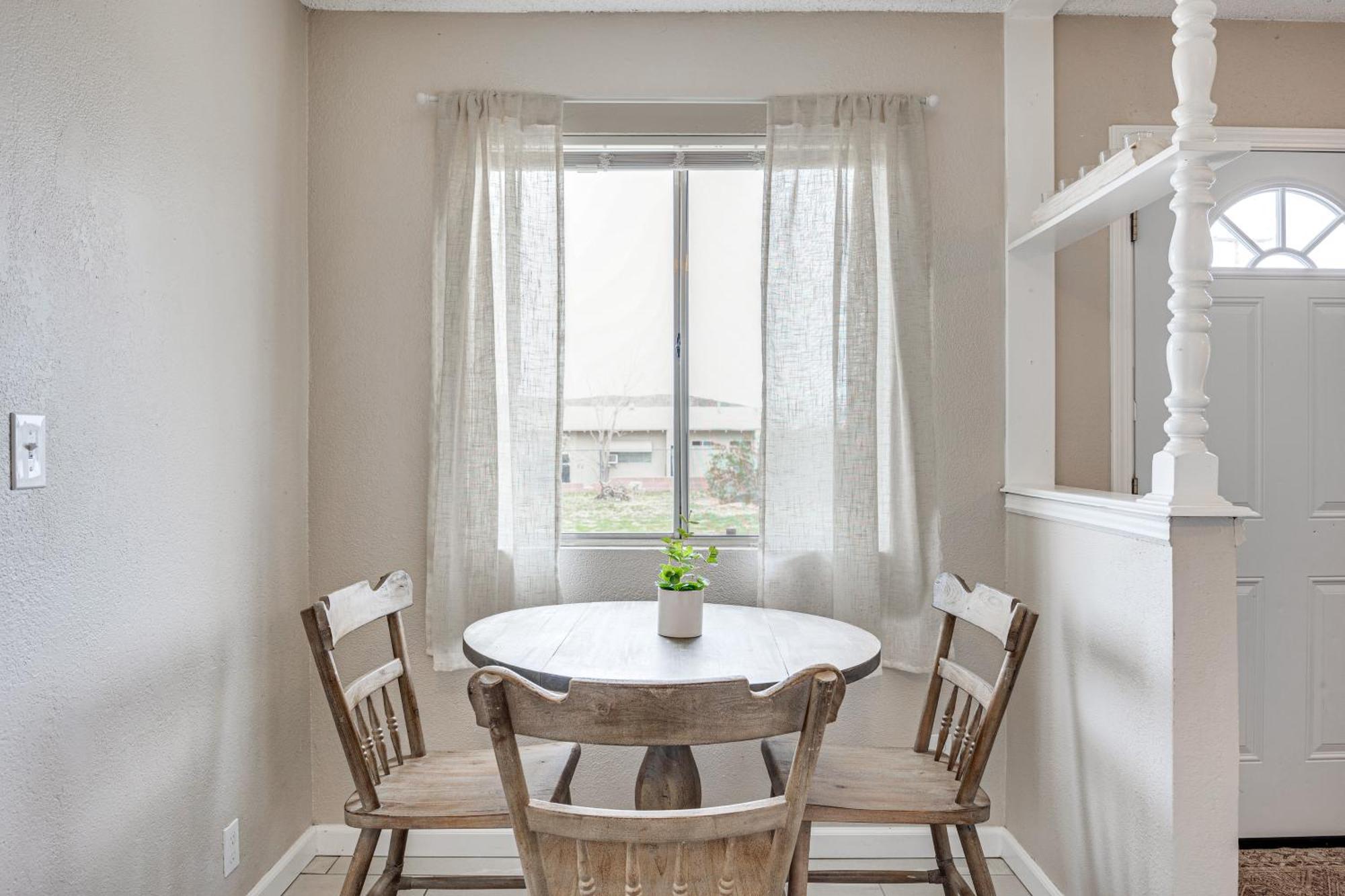 Convenient Joshua Tree Apartment - Walk To Town! Ngoại thất bức ảnh