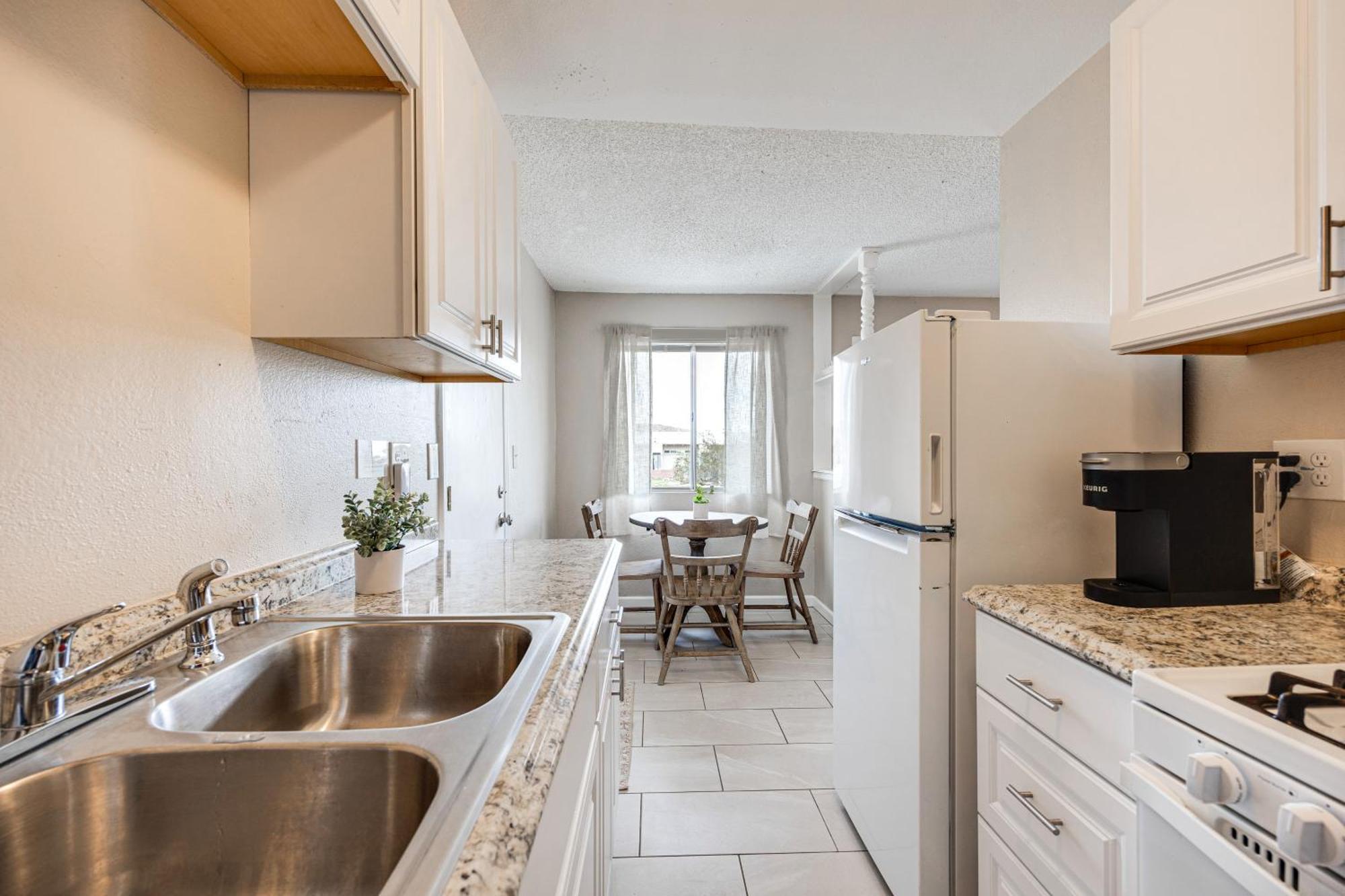 Convenient Joshua Tree Apartment - Walk To Town! Ngoại thất bức ảnh